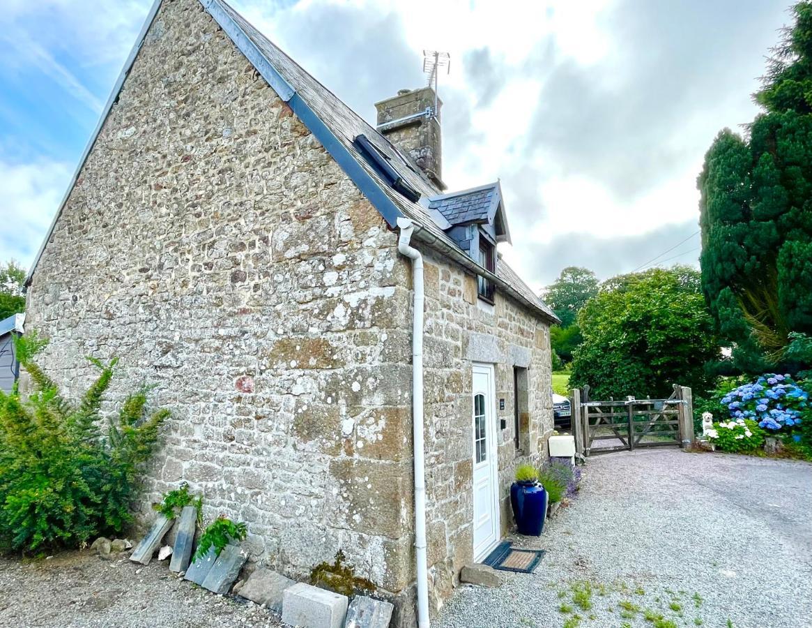 Le Petit Fleur - The Little Flower, Cosy Cottage Saint-Michel-de-Montjoie Exteriör bild